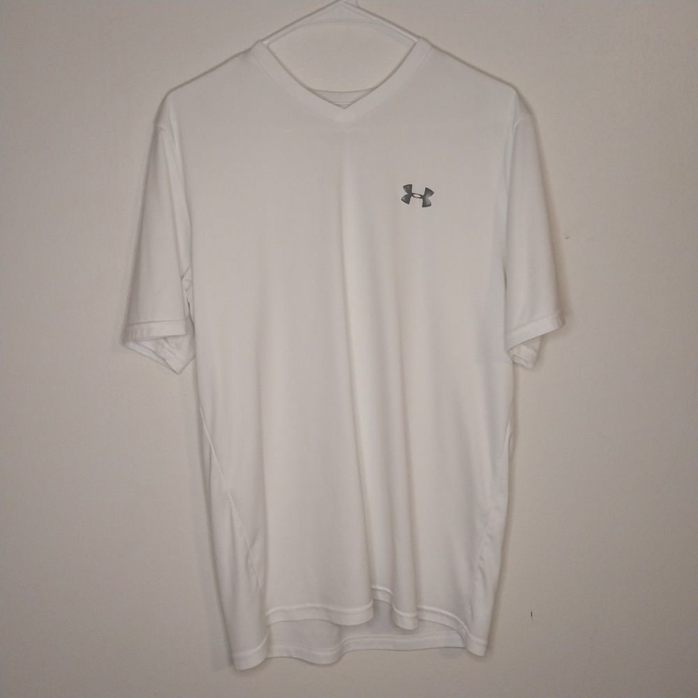 Men's Under Armor/Armour HeatGear White V-Neck Shirt - Size Large